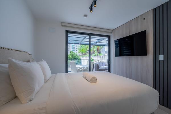 Refined 1BR w/ Balcony in San Francisco