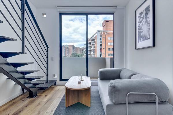Stylish & Cozy Duplex Loft in Zona G