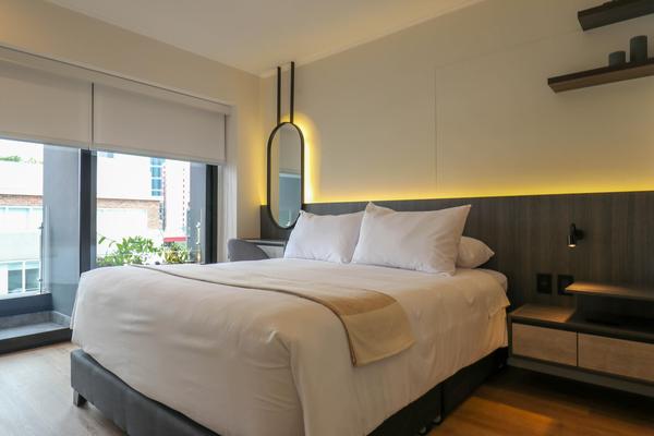 Elegant 2BR w/ Balcony Near Larcomar