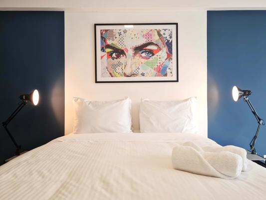 Prestigious 2BR In La Cresta