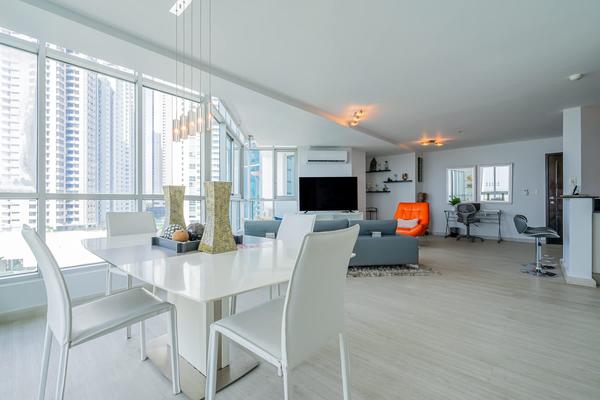 Stunning 1BR with Balcony in Costa del Este