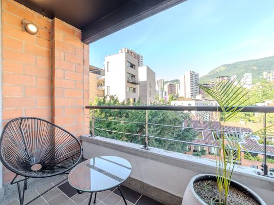 Cozy 1BR Duplex w/ Balcony in Poblado