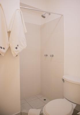 Sleek 2BR in Miraflores