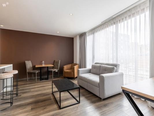 Stylish 2BR in Luxury Building in Chico