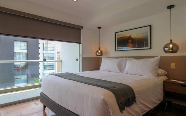 Deluxe 3BR Duplex w/ Balcony in Miraflores
