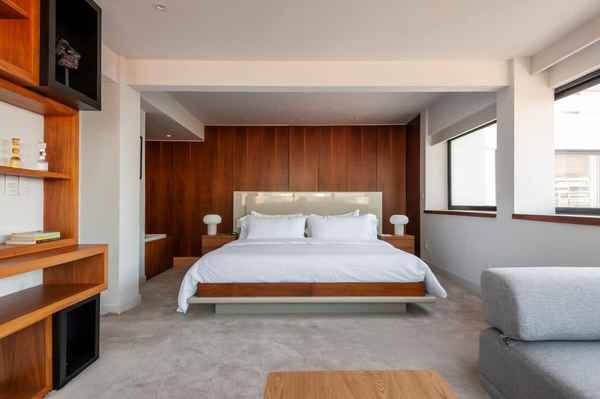 Enriching Triplex in Art Deco Building