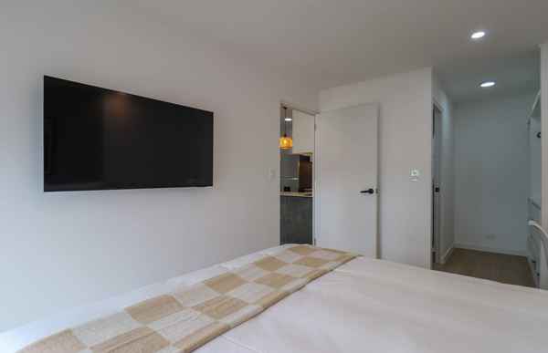 Upscale 2BR w/ Balcony & View in Miraflores