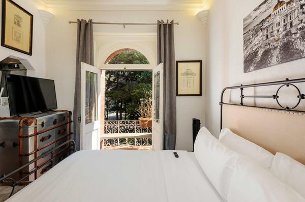 Chic Loft w/ Balcony in Trendy Roma Norte