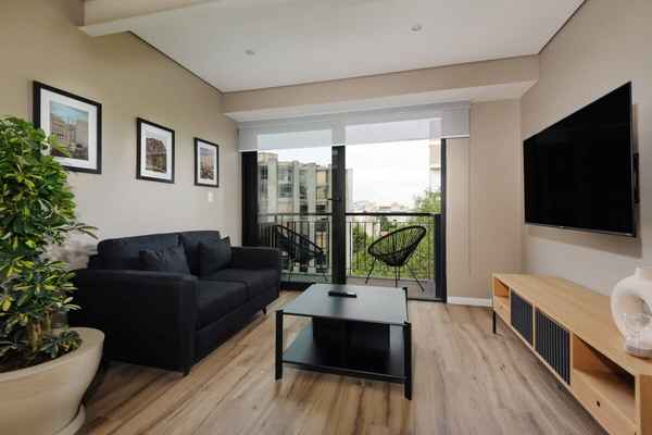 Vibrant 2BR with Balcony in Condesa