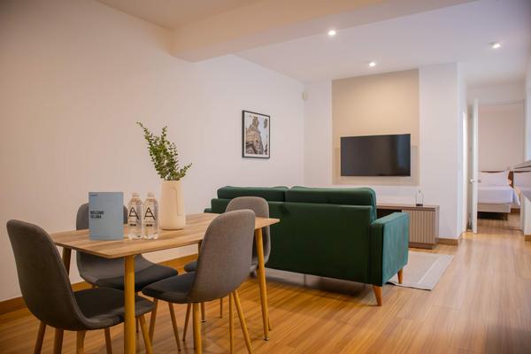 Striking 1BR near Malecon in Miraflores