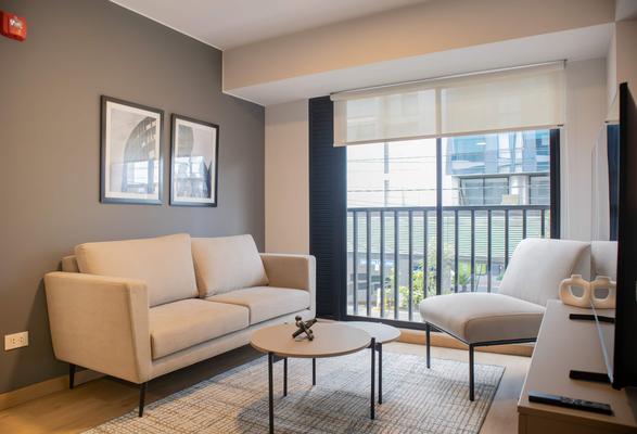 Elegant 2BR w/ Great Balcony in Miraflores