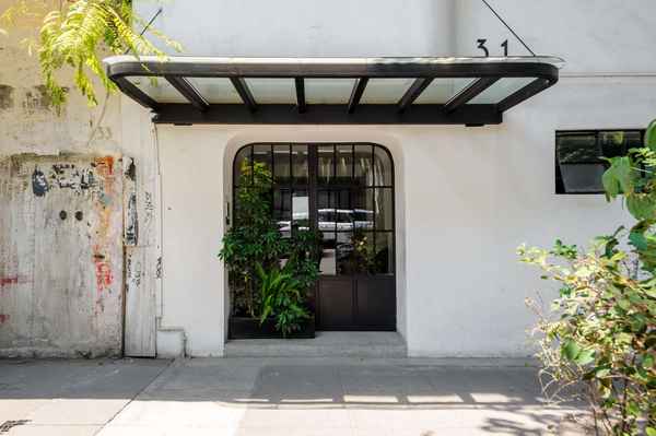 Contemporary building by Wynwood in Roma Norte