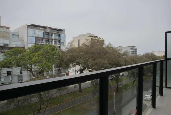 Stylish 2BR with Balcony in San Isidro