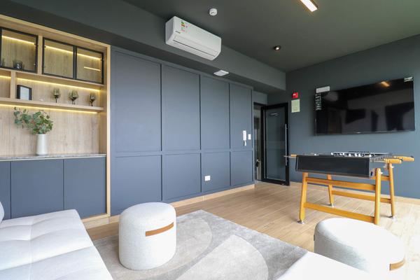 Spectacular  2BR with balcony in Miraflores