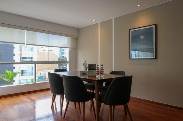 Deluxe 3BR Duplex w/ Balcony in Miraflores
