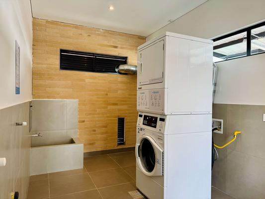 Unfailing Loft w/ Balcony in Santa Bárbara
