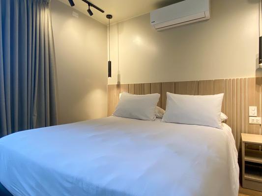 Modern 2BR w/ AC in Miraflores